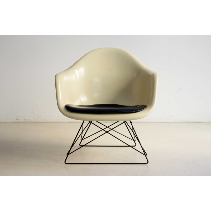 Fauteuil Herman Miller en fibre de verre beige, Charles Eames - 1960