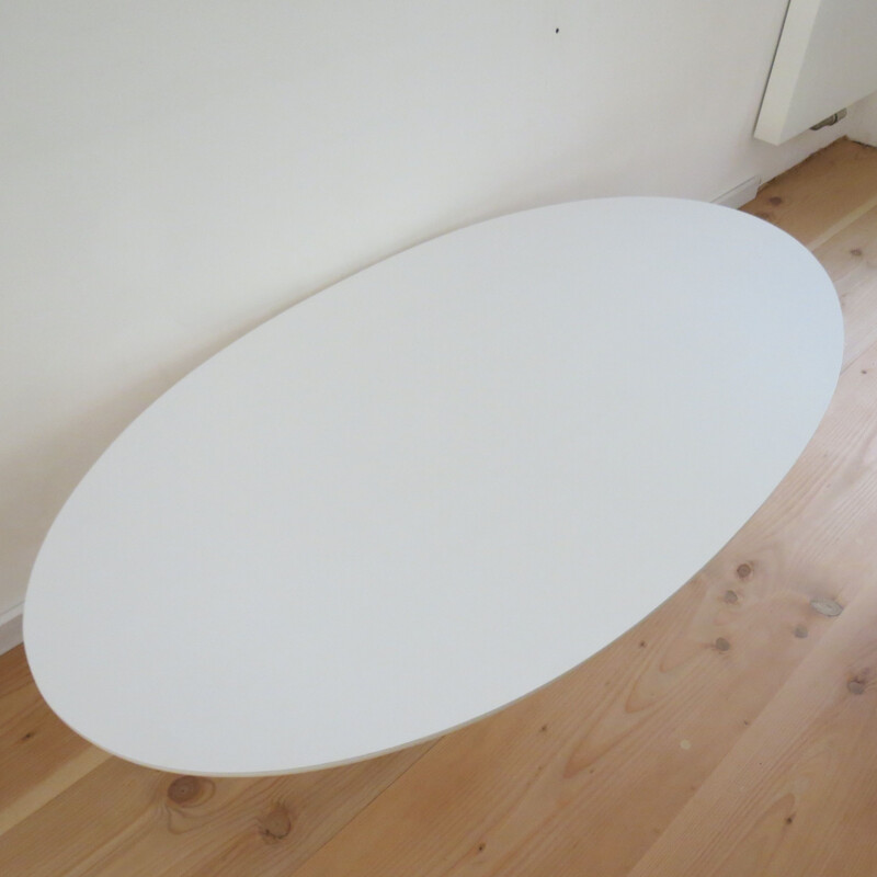 Vintage white oval Tulip coffee table by Maurice Burke for Arkana, Uk 1960s