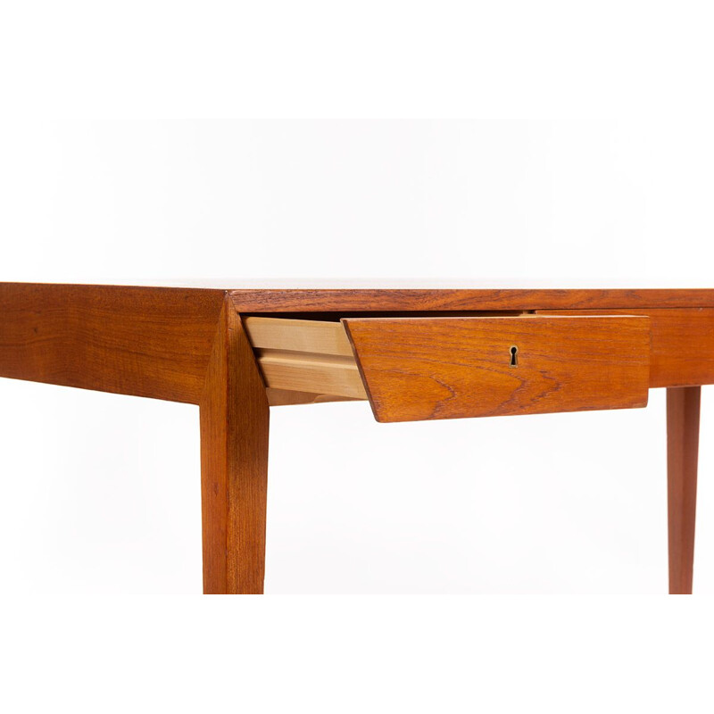 Vintage stand-alone teak desk de Severin Hansen para Haslev Mobelsnedkeri, 1960