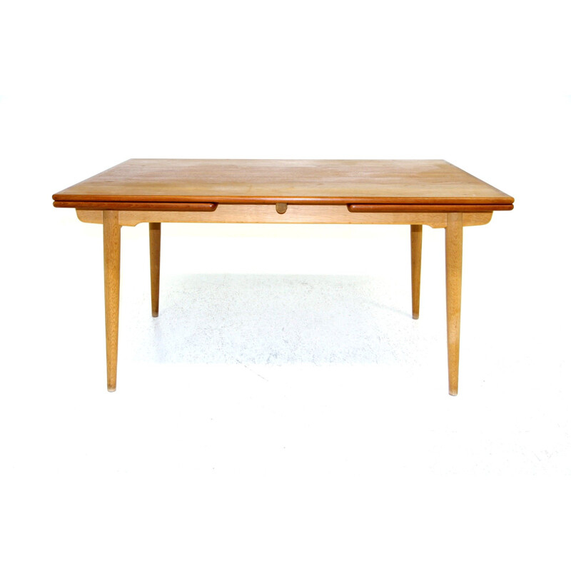 Table basse vintage en chêne par Hans J Wegner, Danemark 1960