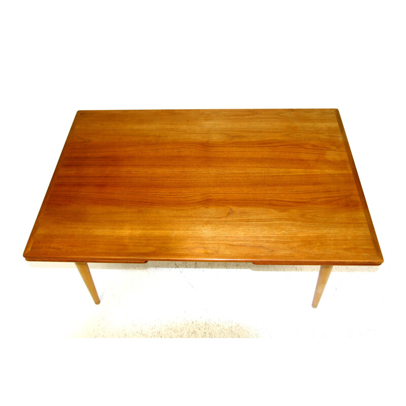 Mesa de centro vintage de roble de Hans J Wegner, Dinamarca 1960