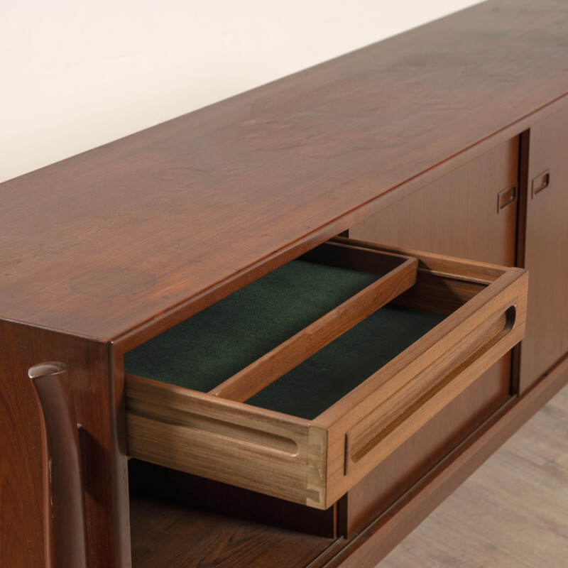 Vintage sideboard in rosewood veneer by Finn Juhl for Samcom