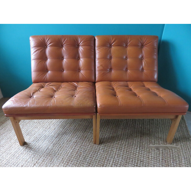 Pair of low chairs in leather, Ole GJERLOV-KNUDSEN & Torben LIND - 1960s