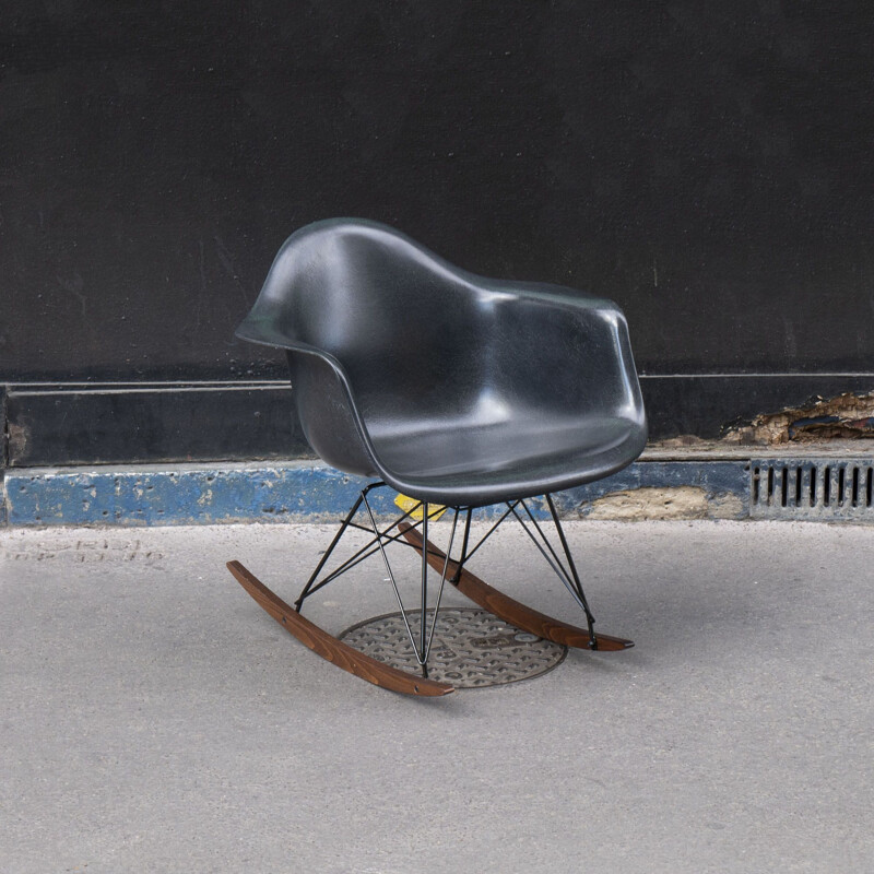 Sedia a dondolo vintage "Elephant Grey" di Charles e Ray Eames per Herman Miller, 1970