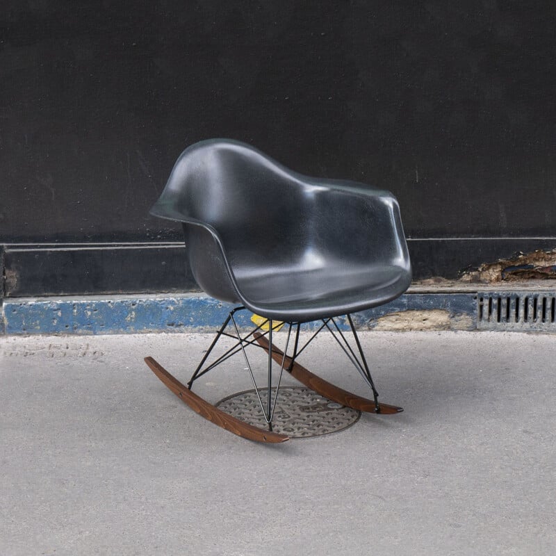 Vintage rocking chair "Elephant Grey" by Charles and Ray Eames for Herman Miller, 1970