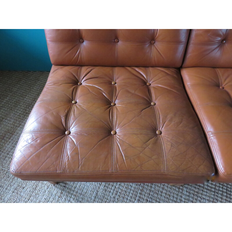 Pair of low chairs in leather, Ole GJERLOV-KNUDSEN & Torben LIND - 1960s