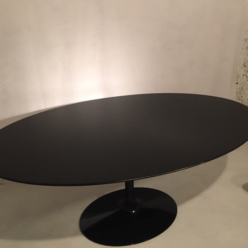 Oval dining table "Tulip", Eero SAARINEN - 1990s