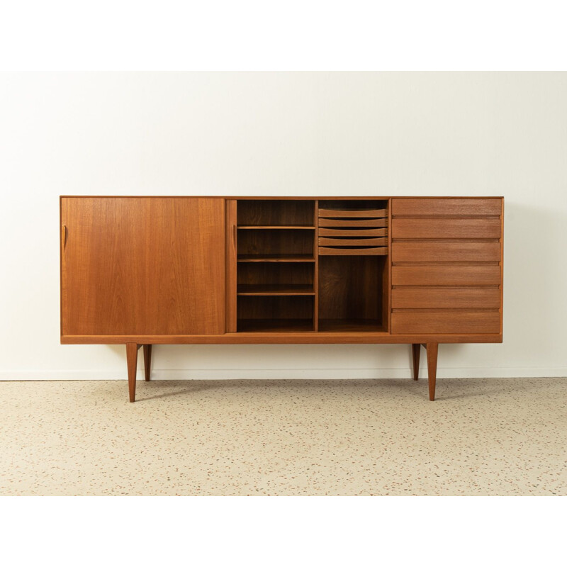 Vintage sideboard in walnut veneer by Henry Rosengren-Hansen, 1960s