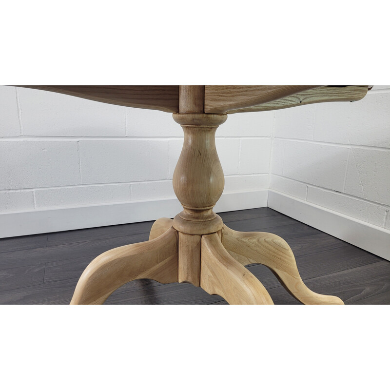 Vintage Ercol Chester Pedestal extending dining table, 2000s
