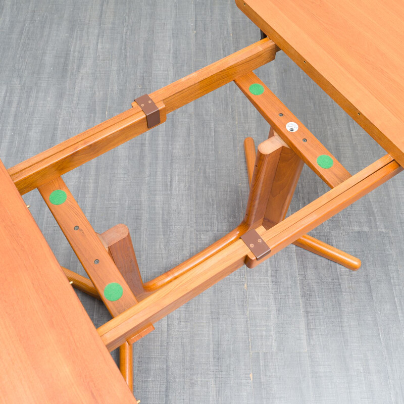 Vintage teak dining table by Juul Kristensen for Glostrup Möbelfabrik, Denmark 1970s