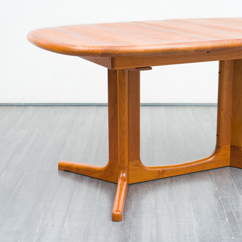 Vintage teak dining table by Juul Kristensen for Glostrup Möbelfabrik, Denmark 1970s