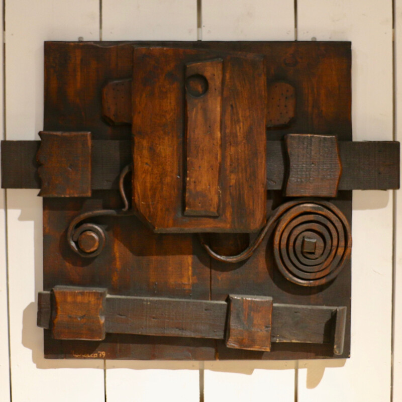 Panel vintage tallado en madera oscura, Italia 1979