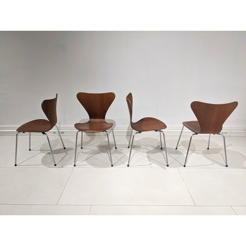 Set of 6 vintage "Serie 7" chairs by Arne Jacobsen for Fritz Hansen, 1950