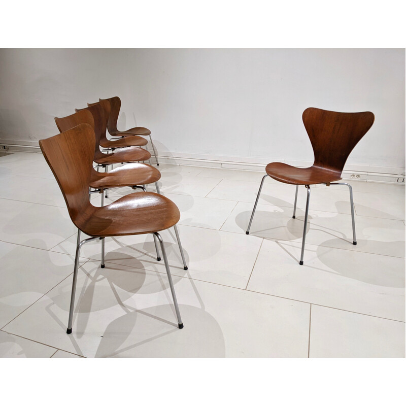 Set of 6 vintage "Serie 7" chairs by Arne Jacobsen for Fritz Hansen, 1950