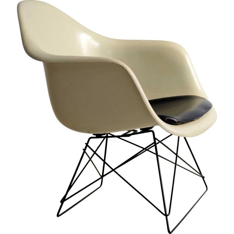 Herman Miller armchair in beige fiberglass, Charles Eames - 1960s