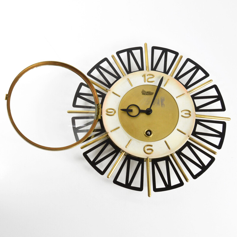 Reloj de pared mecánico vintage de metal y cristal de Müller, Alemania 1960