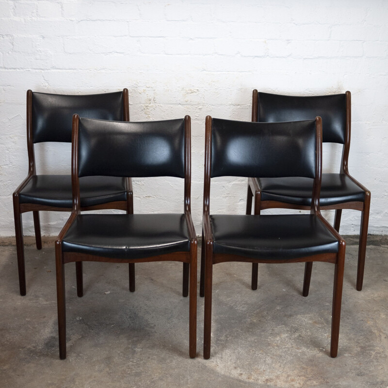 Set van 4 vintage stoelen in teak en zwart vinyl van Johannes Andersen voor Uldum Møbelfabrik, 1960