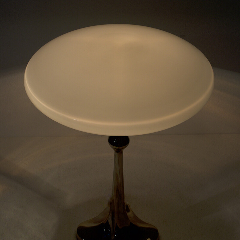 Mid century white glass table lamp in chromed metal - 1970s