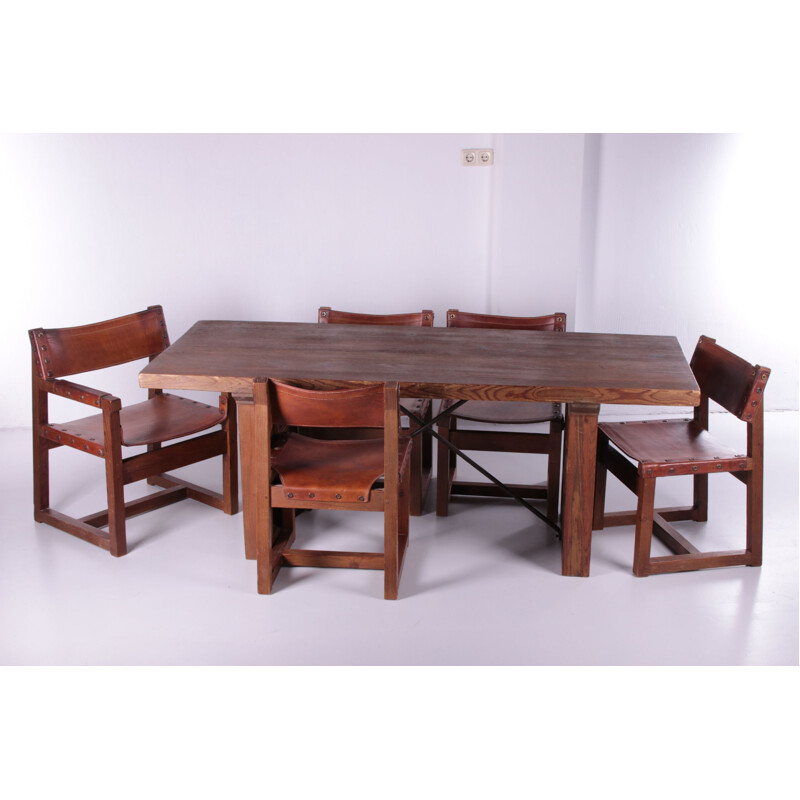 Brutalist vintage dining set in leather and pine by Biosca, Spain 1950