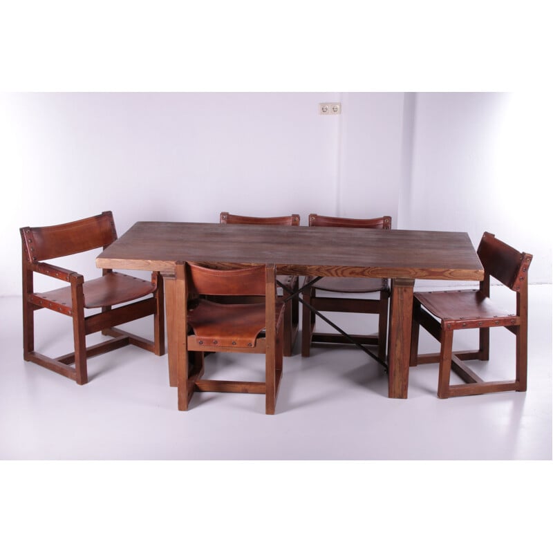 Brutalist vintage dining set in leather and pine by Biosca, Spain 1950