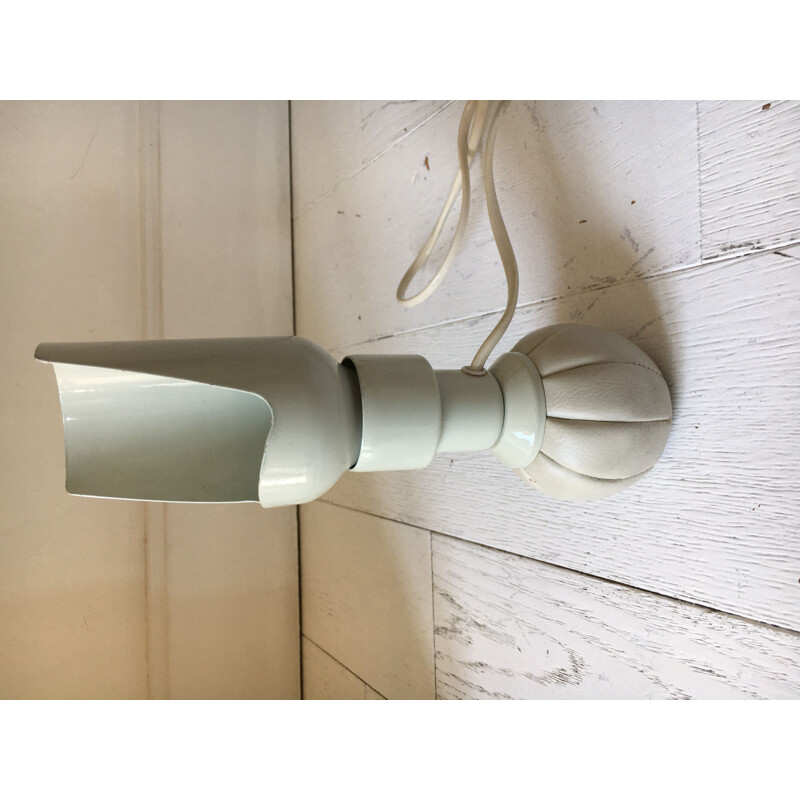 Lampe à poser vintage en cuir, plastique et en métal galvanisé modèle P600 par Gino Sarfatti, Italie 1960