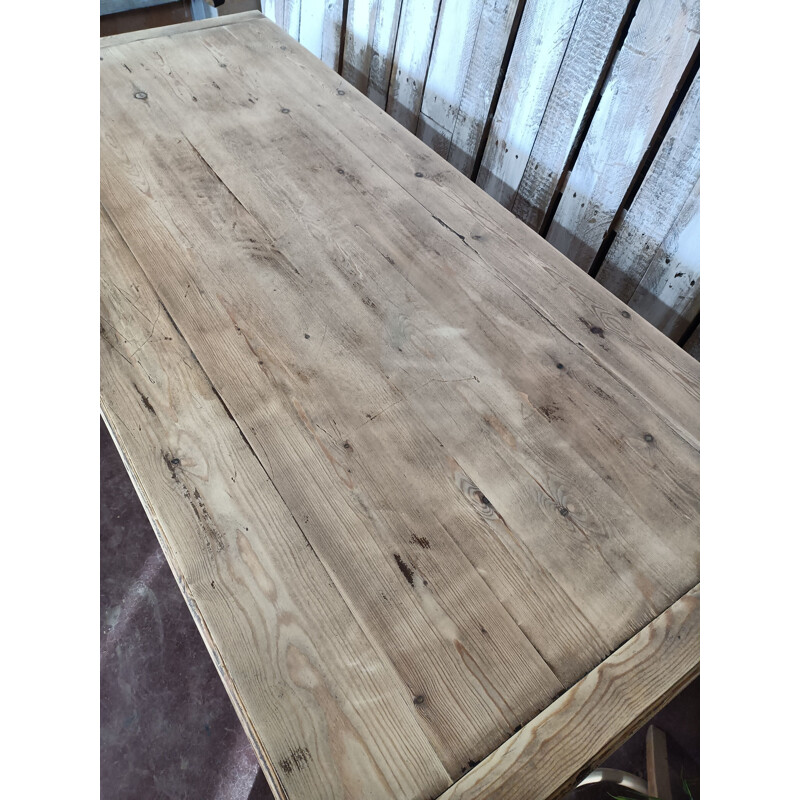 Vintage farm table in solid pine