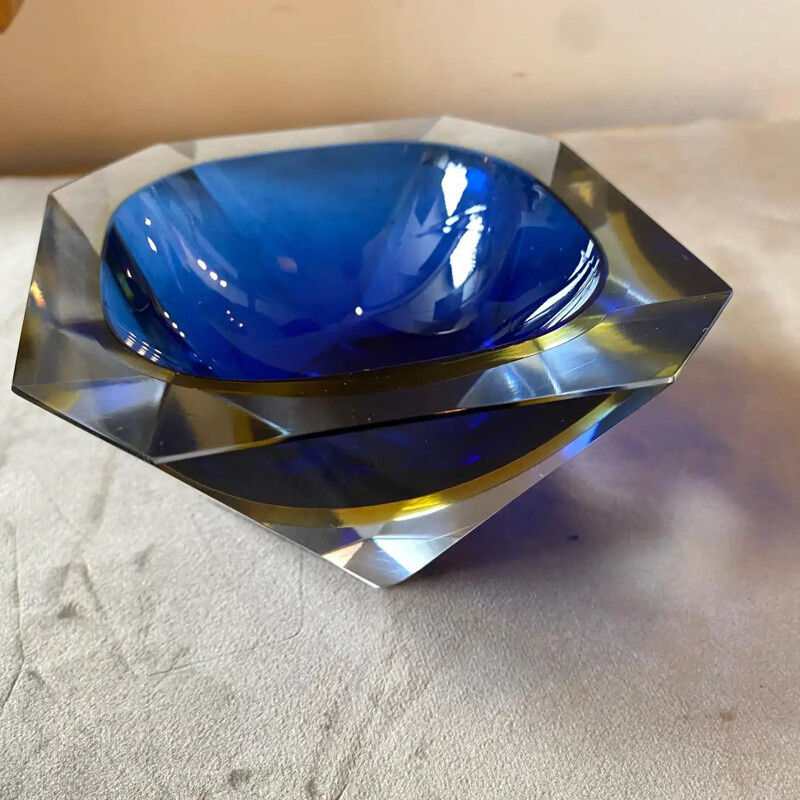 Vintage murano glass ashtray with blue and yellow sommerso facets by Seguso, 1970