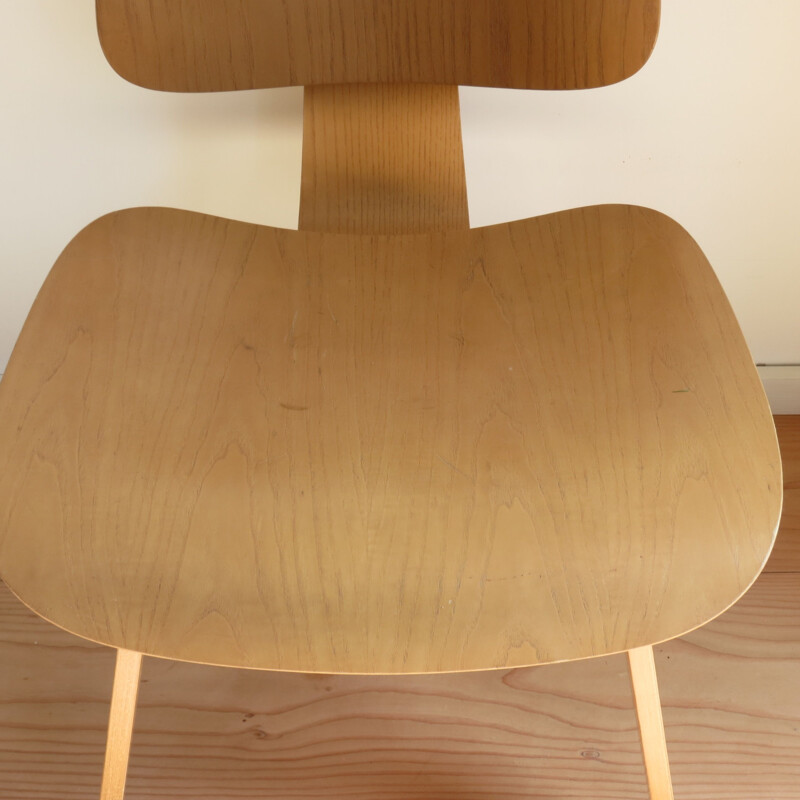 Chaise vintage simple Dcw par Charles Eames pour Vitra, 1990