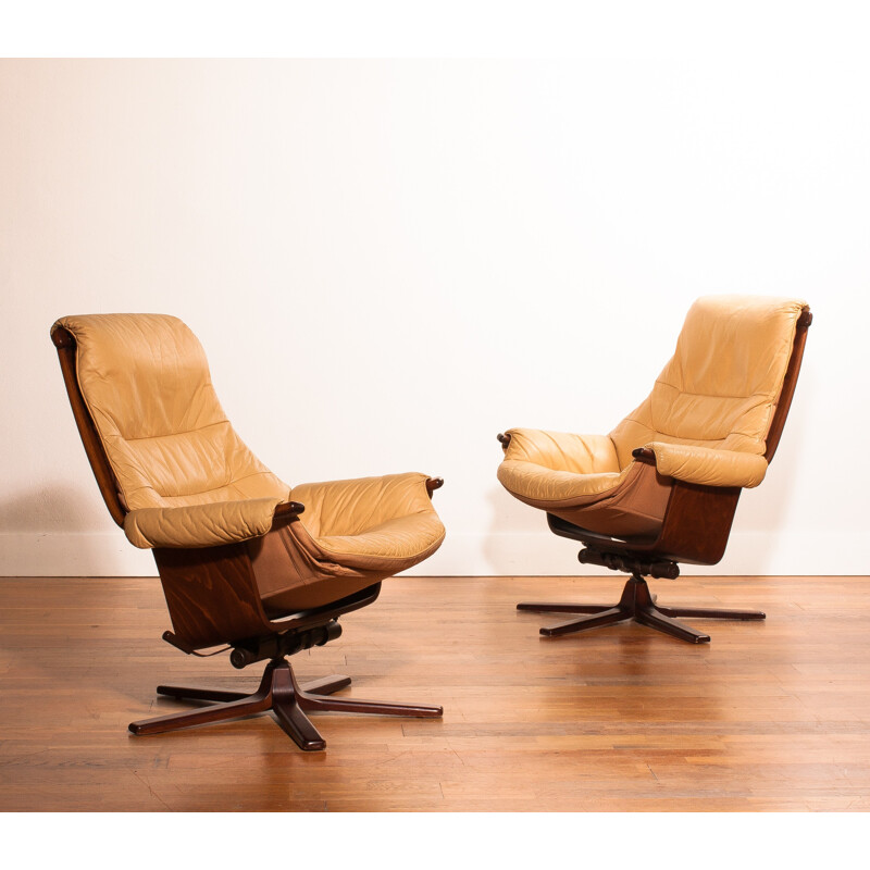 Pair of Göte Möbel armchairs in beige leather and teak - 1970s