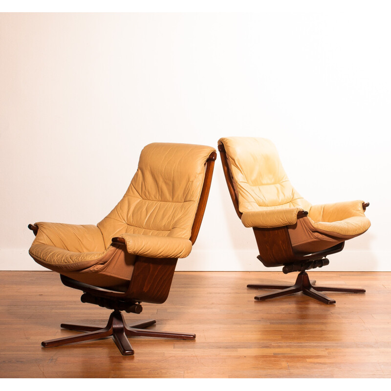 Pair of Göte Möbel armchairs in beige leather and teak - 1970s