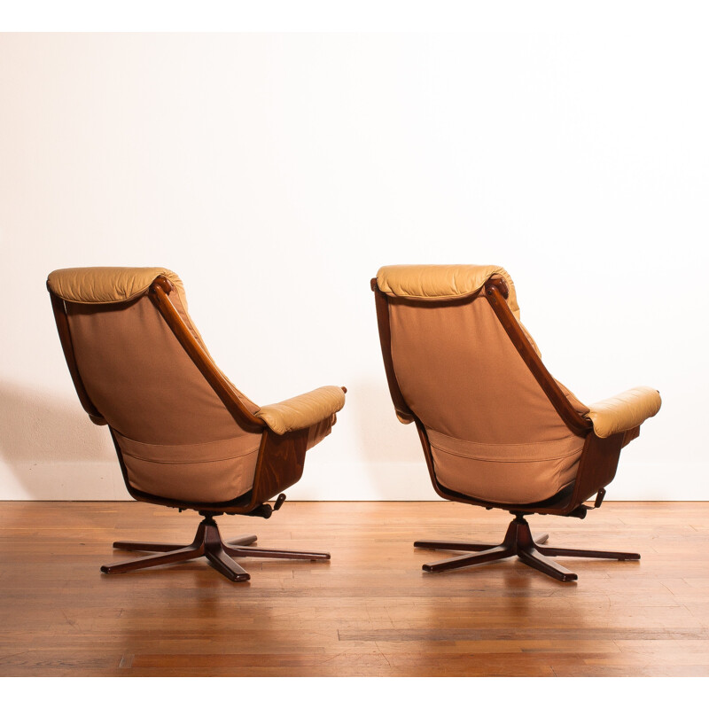 Pair of Göte Möbel armchairs in beige leather and teak - 1970s