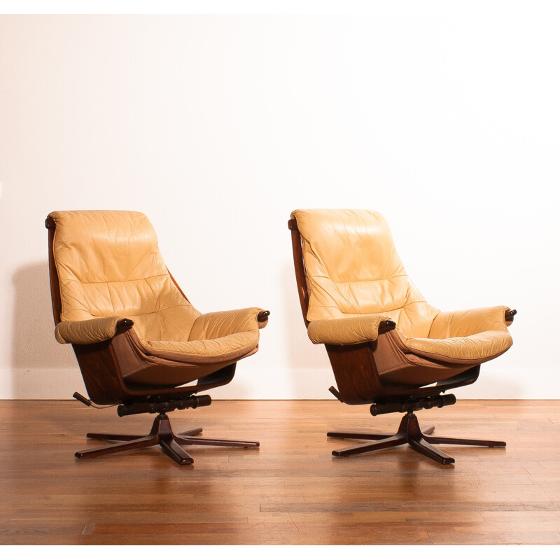 Pair of Göte Möbel armchairs in beige leather and teak - 1970s