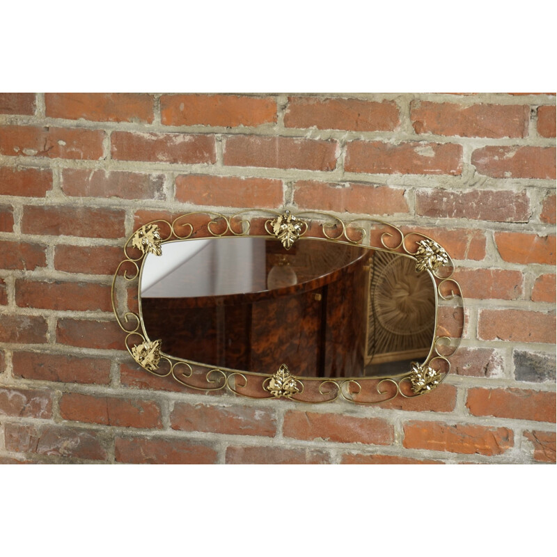 Specchio ovale in ottone vintage, 1950-1960