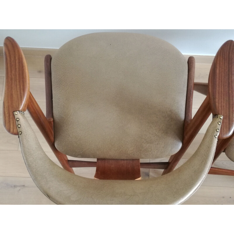 Paire de chaises à bras "Cow Horn" en simili-cuir, Louis VAN TEEFFELEN - 1950