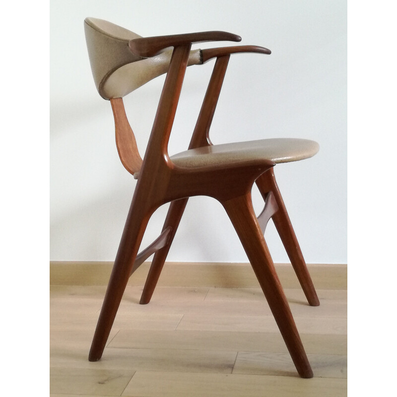 Paire de chaises à bras "Cow Horn" en simili-cuir, Louis VAN TEEFFELEN - 1950