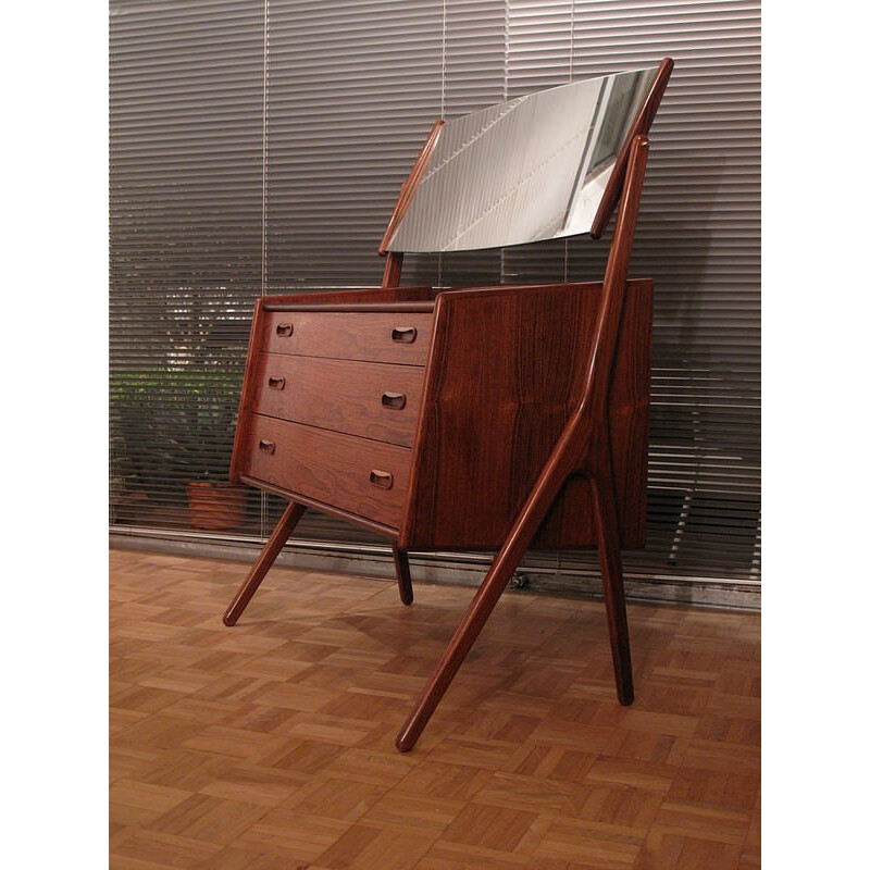 NB Mobelfabrik dresser in brazilian rosewood, Svend Aage MADSEN  -  1950s