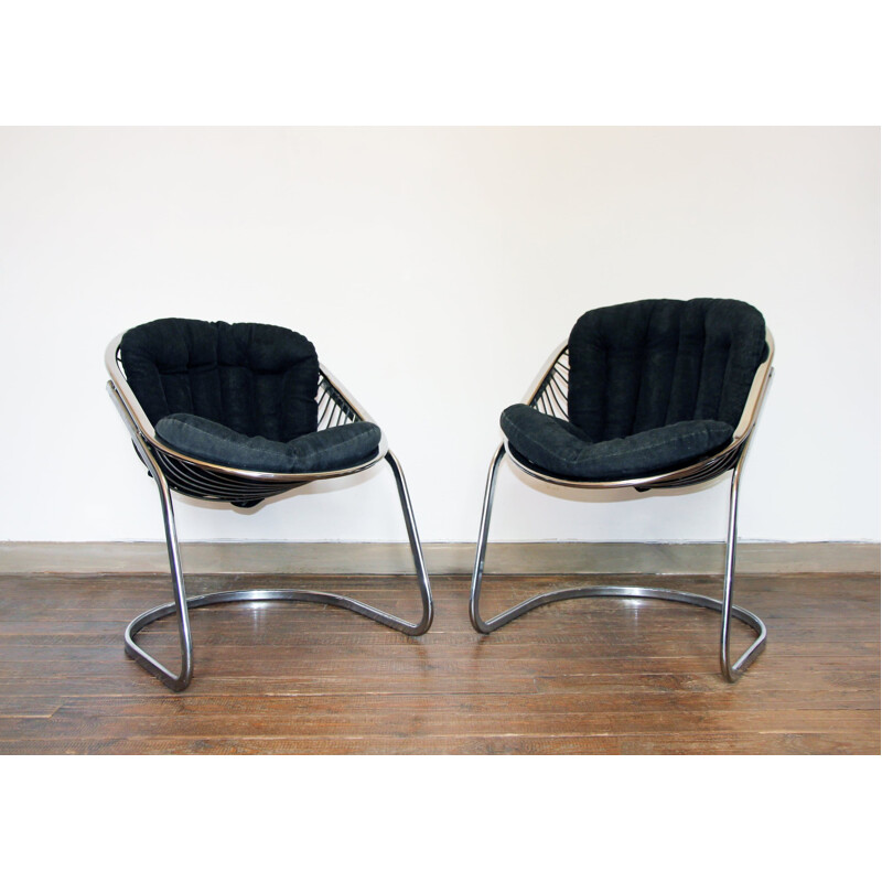 Pair of vintage egg armchairs by Gastone Rinaldi, 1970