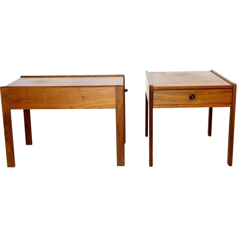 Paire de tables de chevet vintage en noyer, Suède 1960