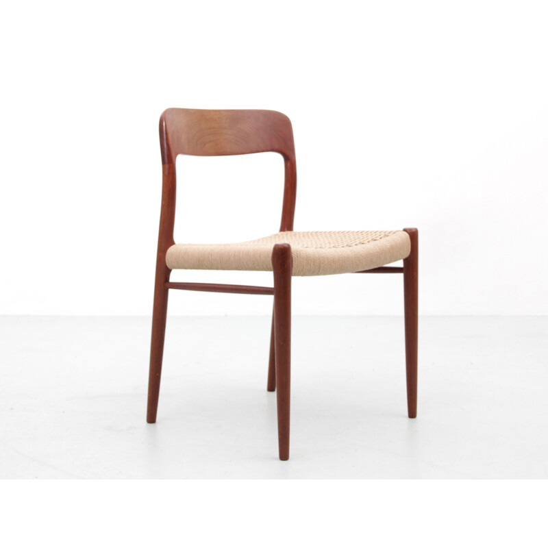 Set of 6 Scandinavian vintage teak chairs model 75 by Niels O. Møller