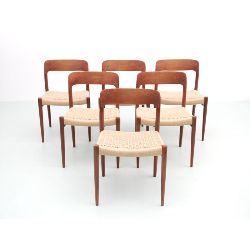 Set van 6 Scandinavische vintage teakhouten stoelen model 75 van Niels O. Møller