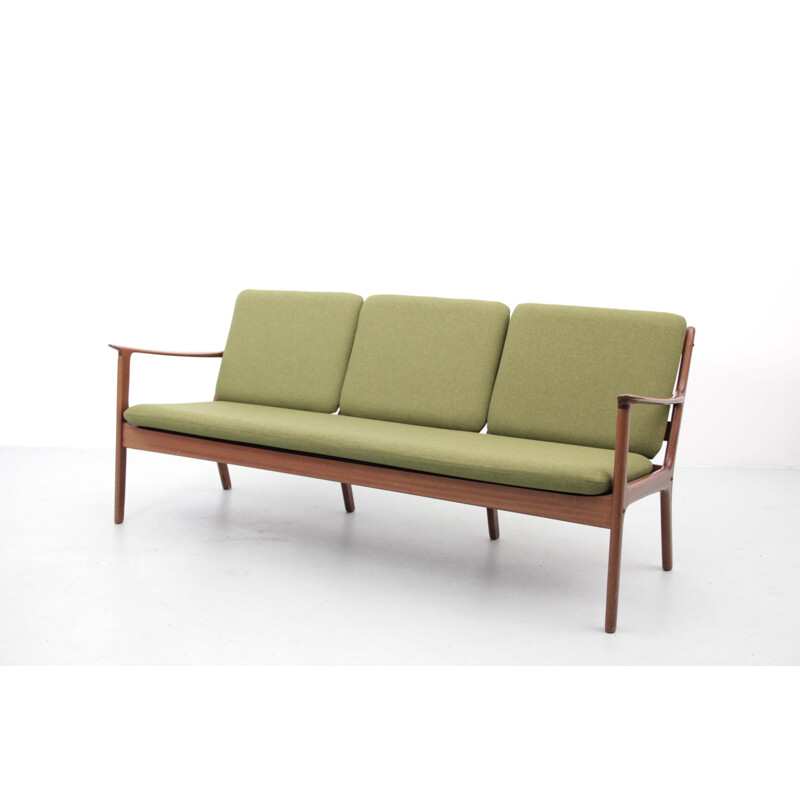 Scandinavian vintage 3 seater bench in blond mahogany model Pj112 by Ole Wanscher for P. Jepesen