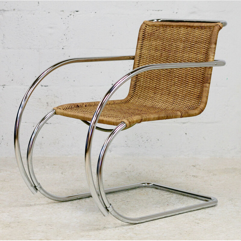 Fauteuil Mr20 vintage en acier chromé tubulaire et rotin par Mies Van der Rohe, 1960