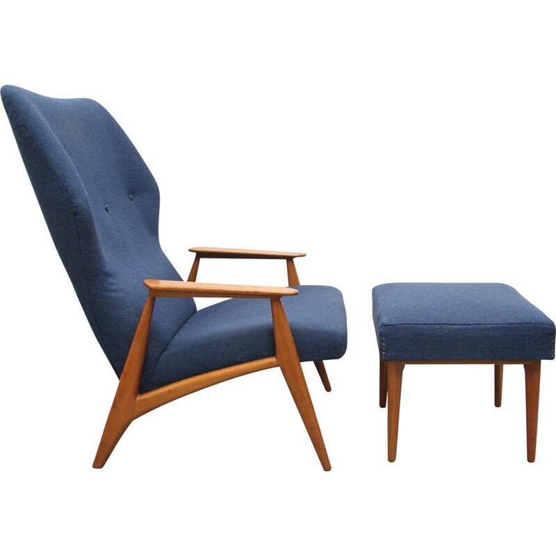 Scandinavische vintage fauteuil met kersenhouten voetenbank en blauwe stof, 1960