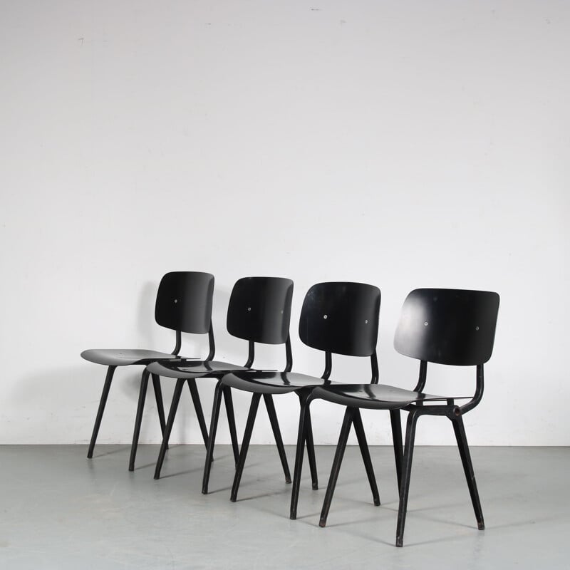 Ensemble de 4 chaises vintage "Revolt" par Friso Kramer pour Ahrend de Cirkel, Pays-Bas 1950