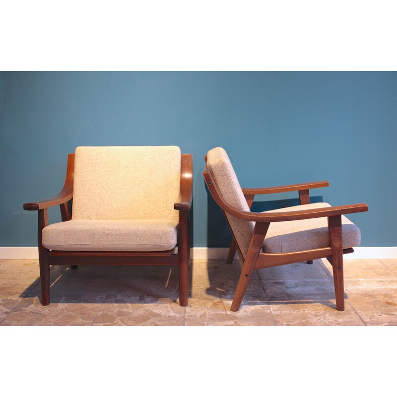 Pair of Getama "GE530" armchairs in oak and beige wool fabric, Hans J. WEGNER - 1970s