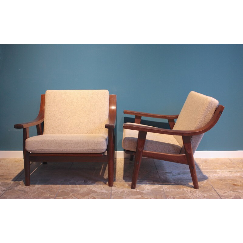 Pair of Getama "GE530" armchairs in oak and beige wool fabric, Hans J. WEGNER - 1970s