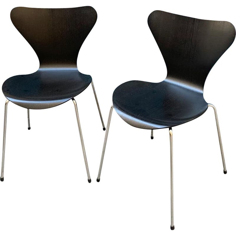 Pair of vintage black chairs by Arne Jacobsen for Fritz Hansen, 1958