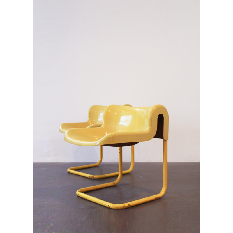 Pair of vintage chairs in yellow fiberglass - 1970s