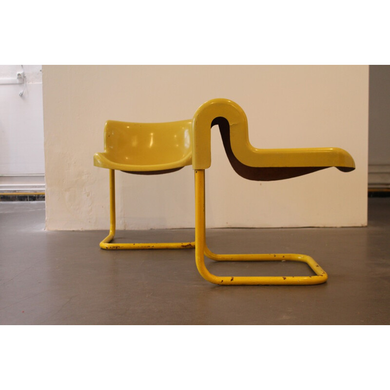 Pair of vintage chairs in yellow fiberglass - 1970s