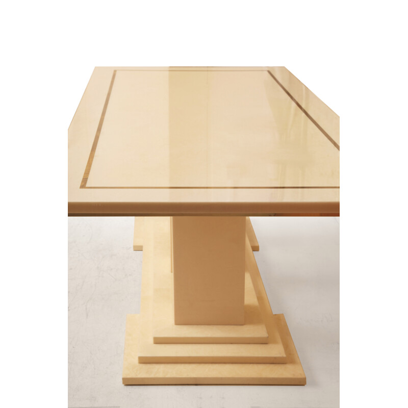 Table à repas en bois laqué et laiton, Eric MAVILLE - 1970
